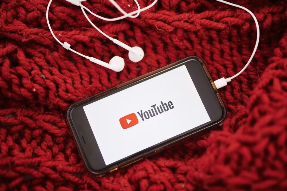 Logo của YouTube. Ảnh: Bloomberg.