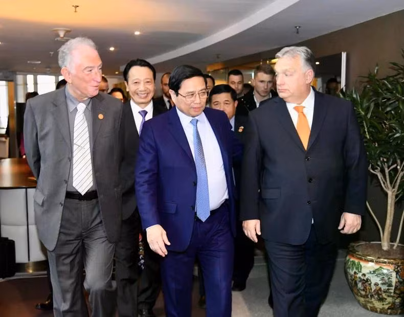 Thủ tướng Phạm Minh Chính và Thủ tướng Viktor Orban tới dự Diễn đàn.