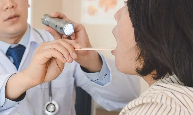 Viêm họng dạng cấp tính có thời gian bộc phát nhanh