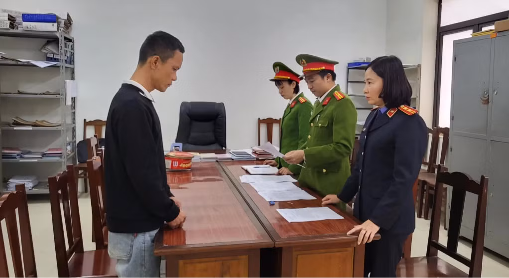 Vũ Ngọc H tại cơ quan công an (Ảnh: Công an Phú Thọ).