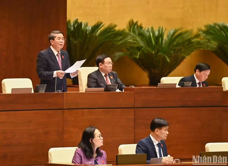 Phó Chủ tịch Quốc hội Nguyễn Đức Hải điều hành nội dung thảo luận ở hội trường về dự án Luật Các tổ chức tín dụng (sửa đổi) chiều 15/1. (Ảnh: DUY LINH)