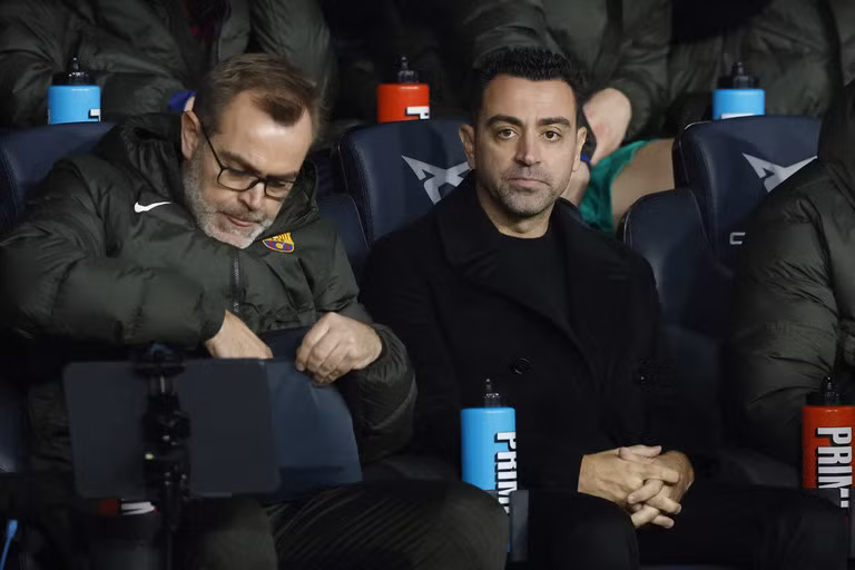 Xavi thông báo chia tay Barca