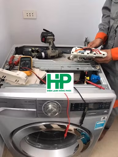 Dịch vụ sửa máy giặt Hồng Phúc đảm bảo tính chuyên nghiệp và nhanh chóng.