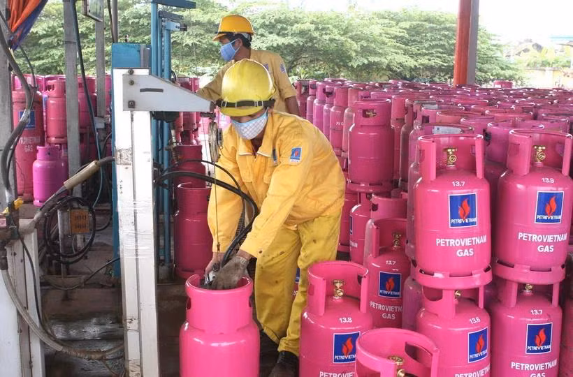 Chiết nạp gas. (Nguồn: TTXVN)