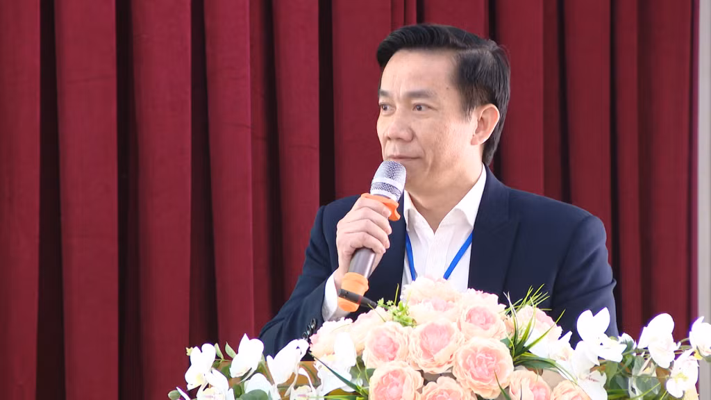 Ông Nguyễn Đình Hải, Phó Giám đốc Sở GD&amp;ĐT Quảng Bình, Chủ tịch Hội đồng coi thi tỉnh Quảng Ninh phát biểu Khai mạc.