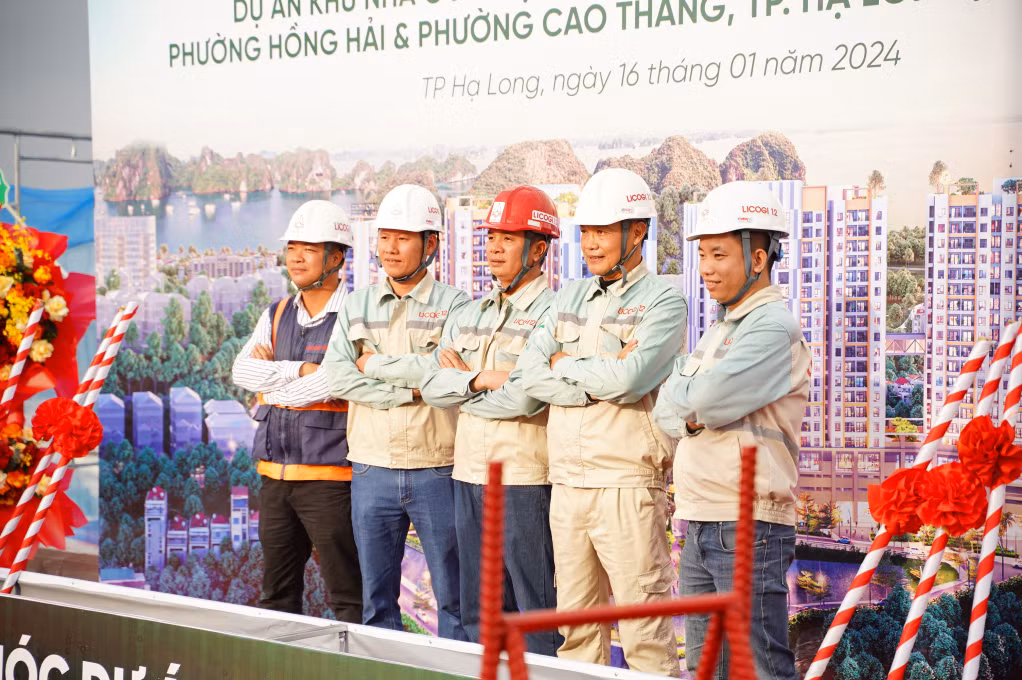 Trong quá trình xây dựng, hoàn thiện kết cấu, bên cạnh vai trò của Chủ đầu tư còn có sự hợp tác với tinh thần trách nhiệm cao đến từ các đơn vị thiết kế kiến trúc, đơn bị thiết kế nội thất, đơn vị thiết kế cảnh quan, đơn vị quản lý xây dựng đến nhà thầu thi công, nhà thầu giám sát…