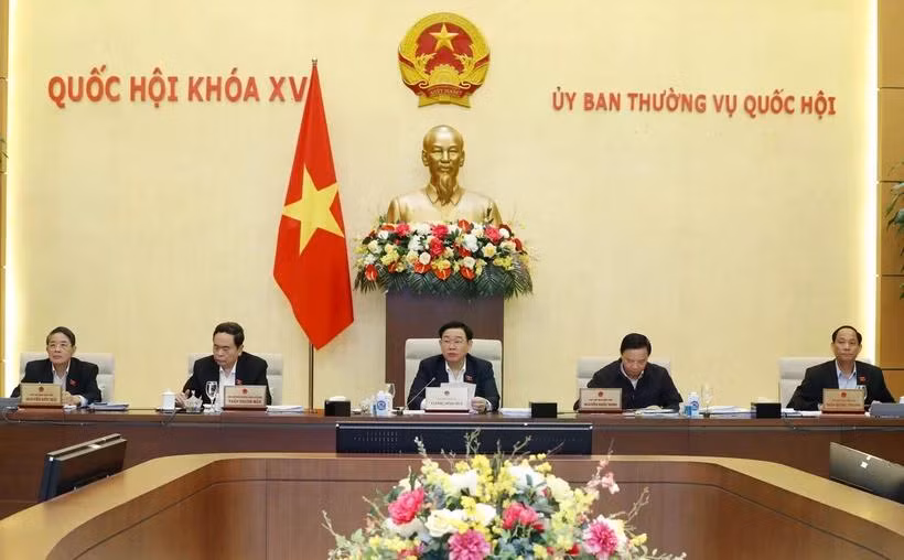 Chủ tịch Quốc hội Vương Đình Huệ chủ trì phiên họp. (Ảnh: Nhan Sáng/TTXVN)