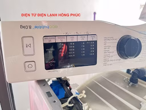 Điện tử điện lạnh Hồng Phúc - đơn vị sửa chữa máy giặt uy tín tại Hà Nội.