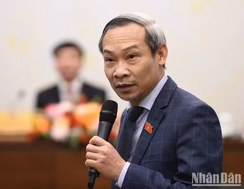 Ủy viên Thường trực Ủy ban Kinh tế của Quốc hội Phan Đức Hiếu phát biểu. (Ảnh: DUY LINH)