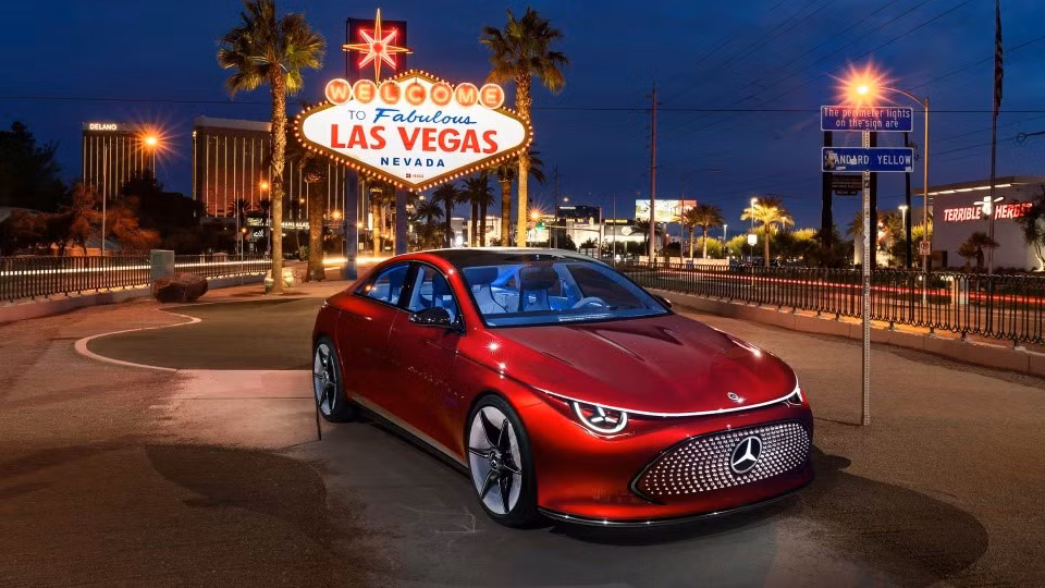 Tại triển lãm CES 2024 được tổ chức ở Las Vegas, Mỹ, Mercedes-Benz đã chính thức giới thiệu hệ điều hành MB.OS mới của thương hiệu, vốn sẽ có mặt trên các mẫu xe tương lai sử dụng cấu trúc Mercedes-Benz Modular Architecture (MMA).