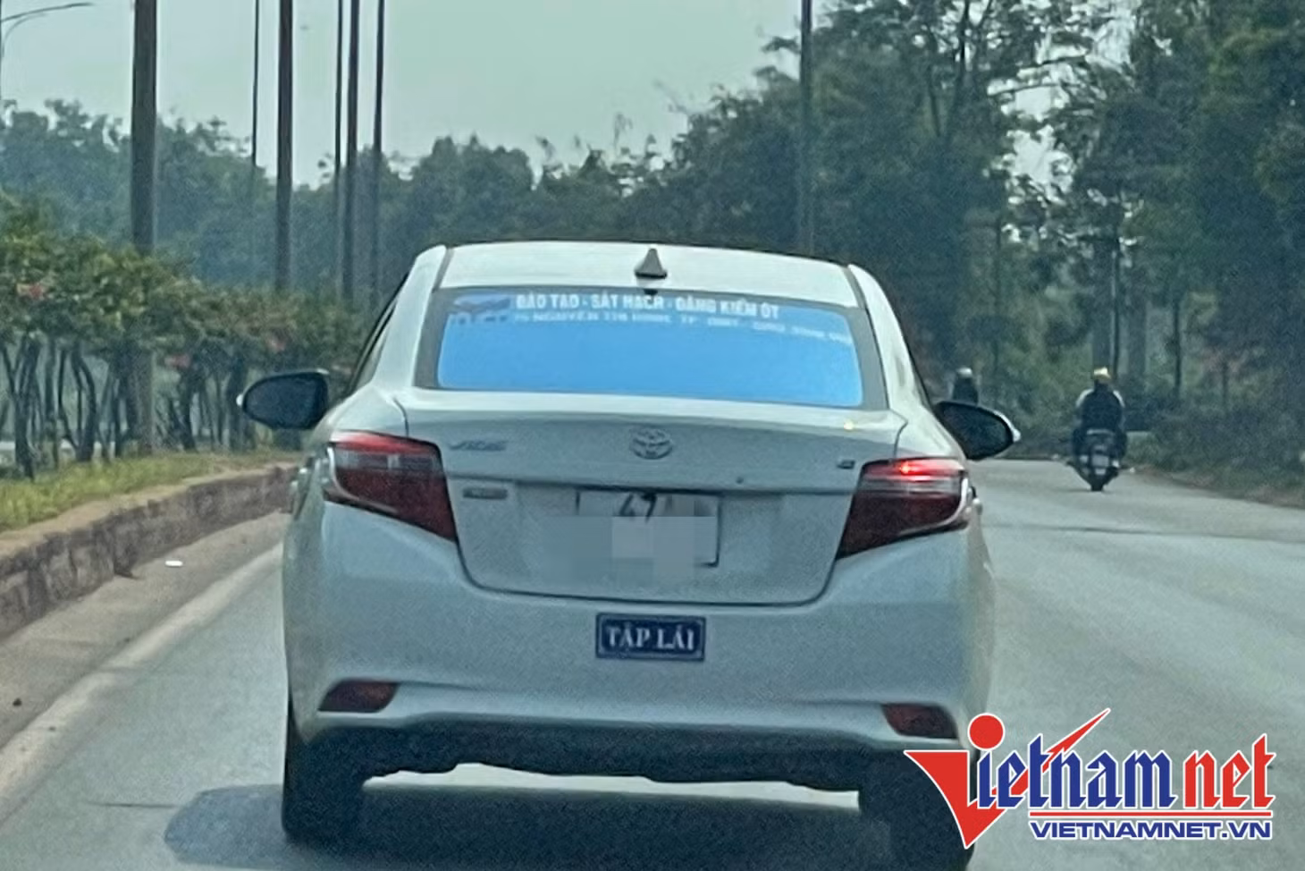 Một chiếc xe tập lái tại TP Buôn Ma Thuột