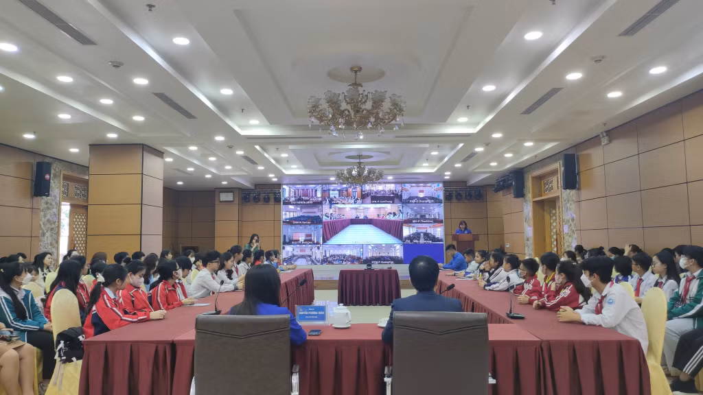 Quang cảnh hội nghị.