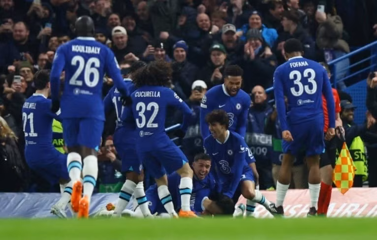 Chelsea xuất sắc lội ngược dòng trước Dortmund để lọt vào tứ kết Champions League.
