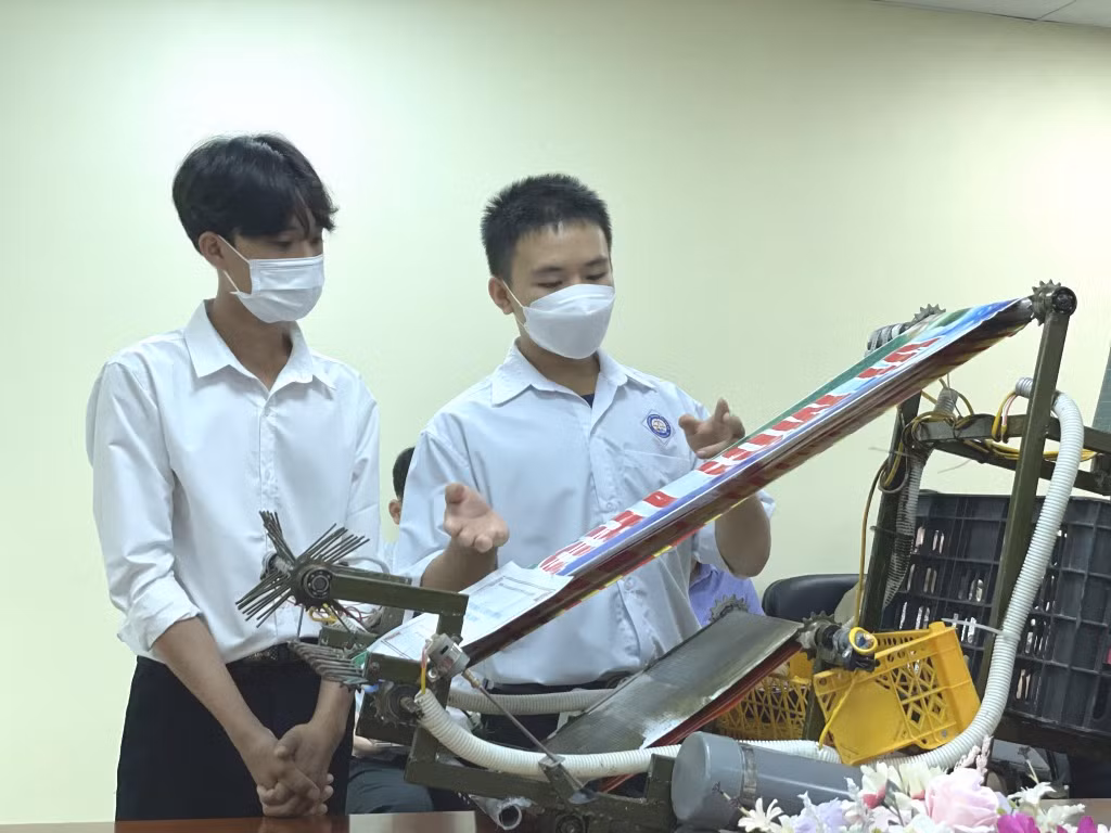 Hằng năm có nhiều diễn đàn, cuộc thi, hội thi về khoa học kỹ thuật được các sở, ngành tổ chức nhằm khích lệ, phát huy năng lực sáng tạo của tuổi trẻ Quảng Ninh.