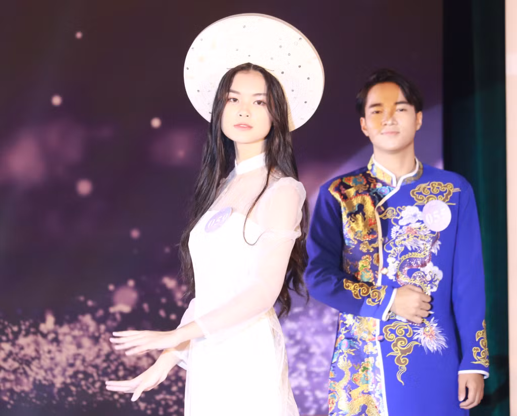 Phong cách trình diễn chuyên nghiệp, tự tin được các thí sinh thể hiện tại đêm chung kết.