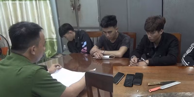 Các đối tượng cùng tang vật gây án.