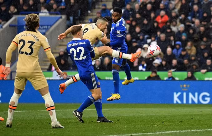 Kovacic ấn định chiến thắng 3-1 cho Chelsea. Ảnh: Reuters