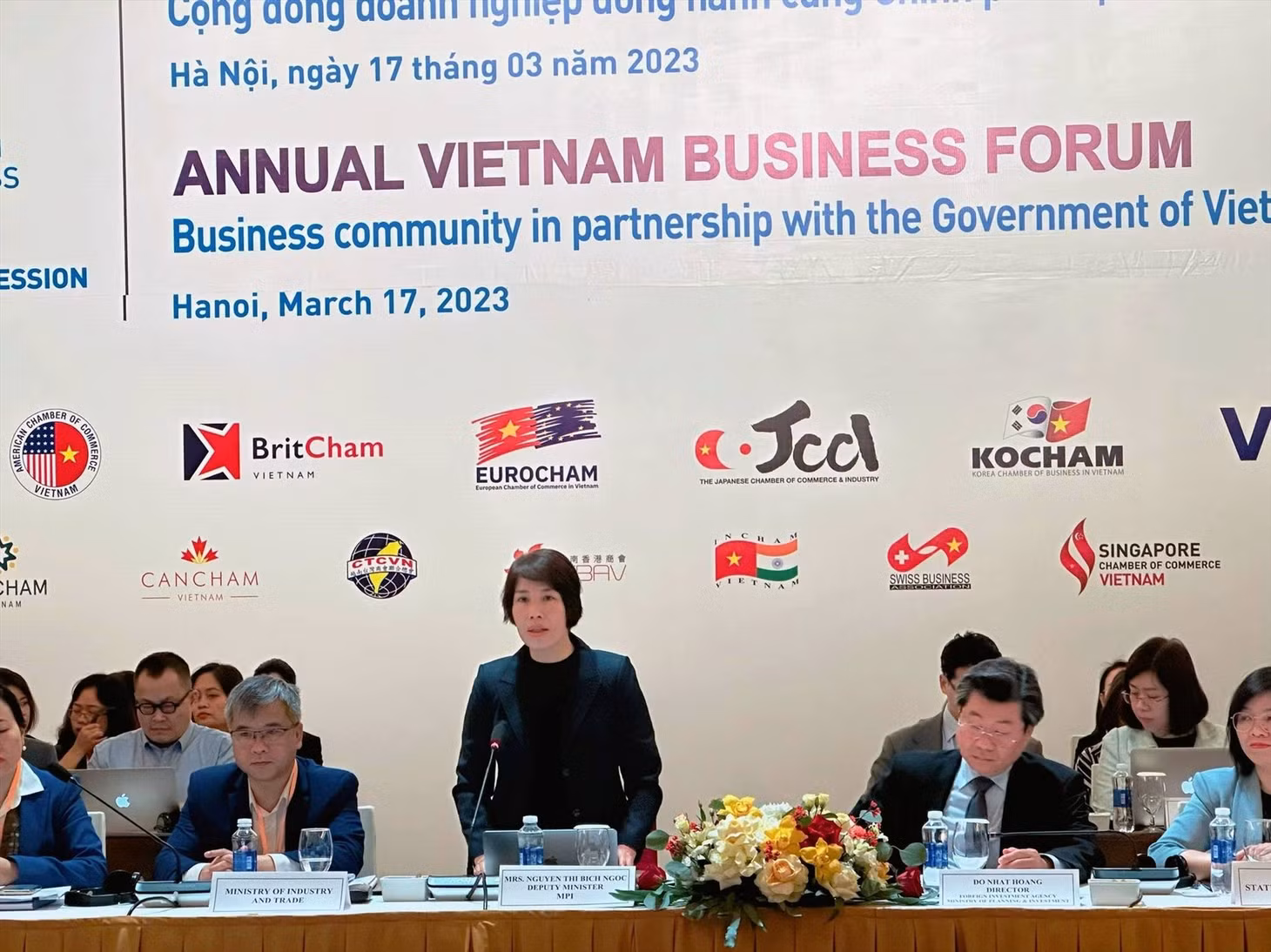 Thứ trưởng Nguyễn Thị Bích Ngọc nhấn mạnh về tăng trưởng xanh. Ảnh: Vũ Long