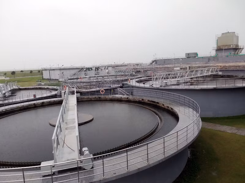 Với 2 hệ thống xử lý, tổng công suất 16.000m3/ngày đêm, hiện đảm bảo thu gom, xử lý nước thải trong KCN Cảng biển Hải Hà. Ảnh: Hữu Việt