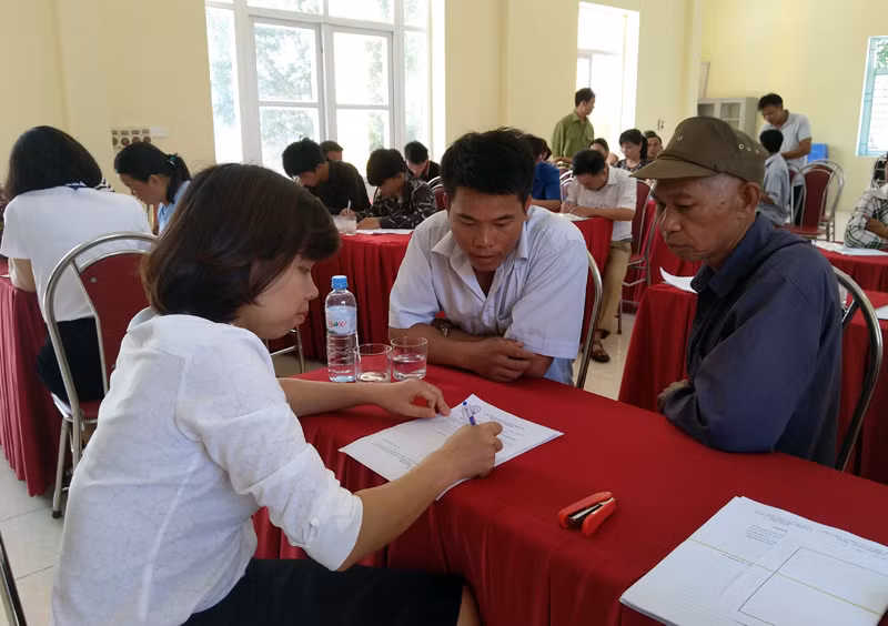 Huyện Hải Hà phối hợp với Trung tâm Trợ giúp pháp lý nhà nước tỉnh Quảng Ninh trợ giúp pháp lý cho người dân xã Quảng Đức. Ảnh: Nguyễn Chiến