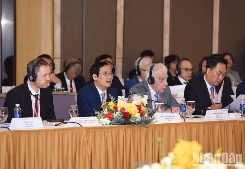 Chủ tịch VCCI Phạm Tấn Công phát biểu tại diễn đàn.