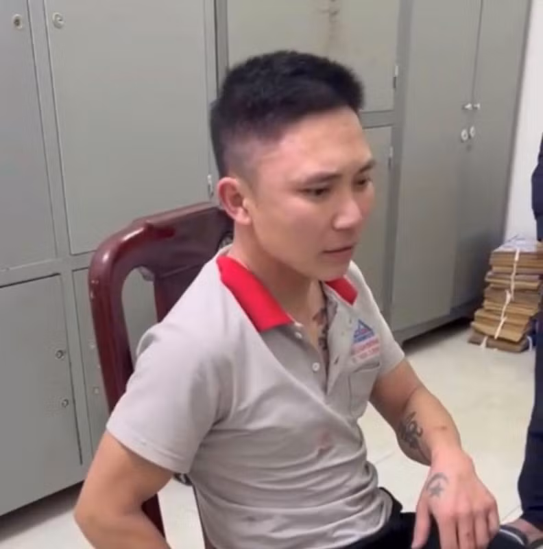 Đối tượng Nguyễn Văn Hợi bị bắt giữ sau hơn 1 giờ gây án.