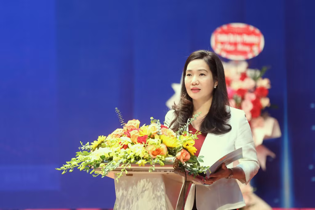 Đồng chí Nguyễn Thị Hạnh, Phó Chủ tịch UBND tỉnh, Phó trưởng Ban Chỉ đạo Cuộc thi phát biểu chào mừng tại lễ khai mạc.