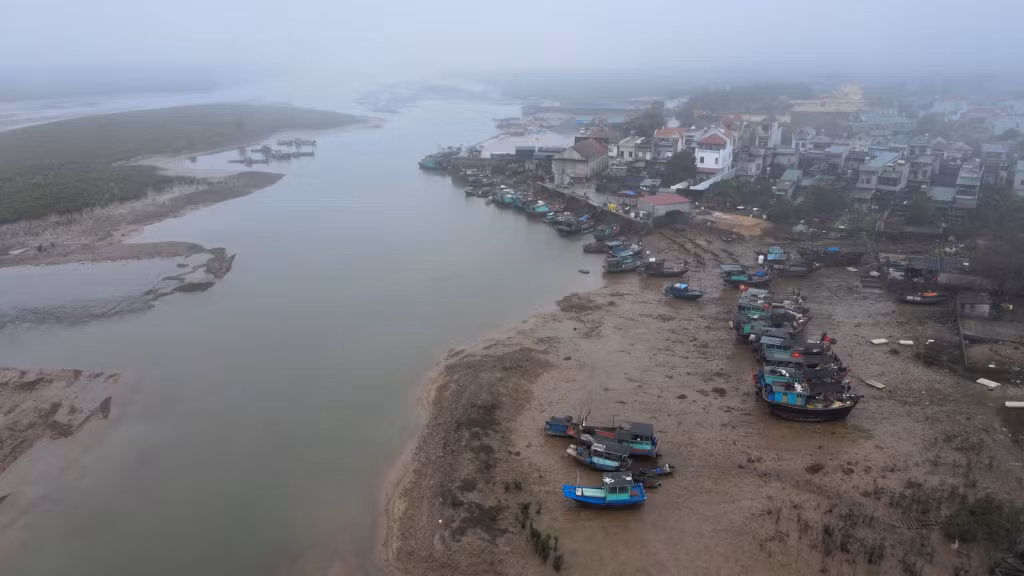 Luồng sông vào cảng Đầm Buôn bị bồi lắng nghiêm trọng.