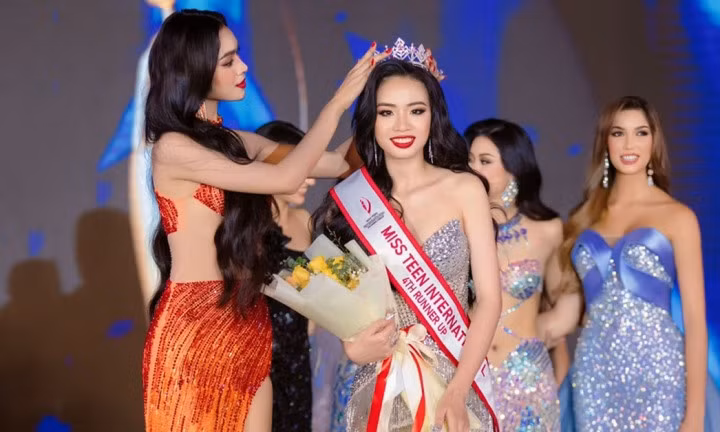 Xuân Nghi giành danh hiệu Á hậu 4 tại Miss Teen International 2023.