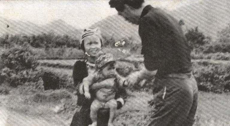 Bác sĩ Nguyễn Ngọc Hàm dành nhiều tình cảm, chăm lo sức khỏe cho nhân dân khu vực miền Đông tỉnh Quảng Ninh. (Ảnh tư liệu)