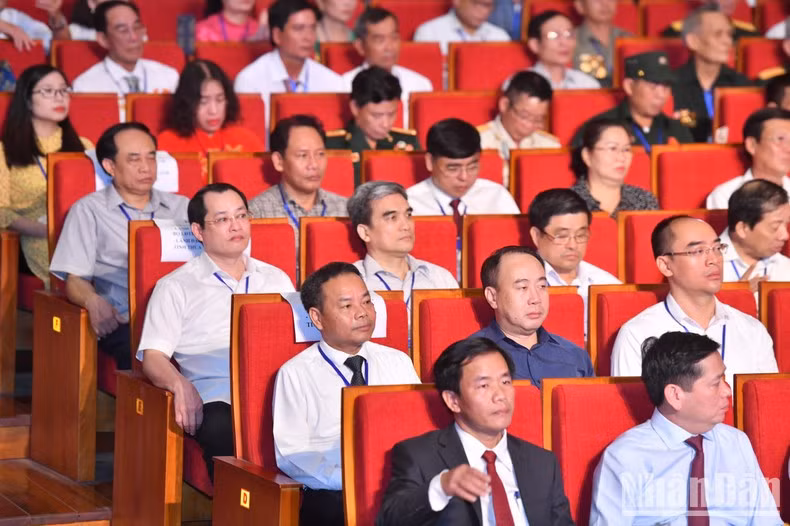 Các đại biểu tham dự Hội nghị.