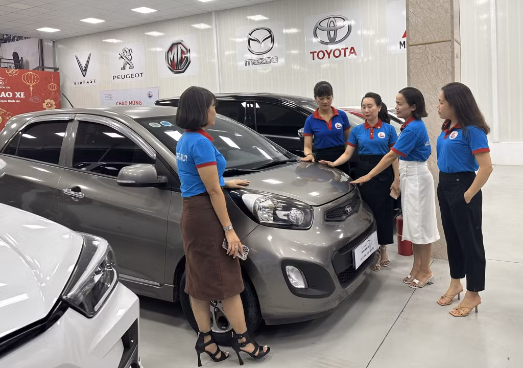 CLB Đầu tư và khởi nghiệp TP Hạ Long tham quan doanh nghiệp hội viên.
