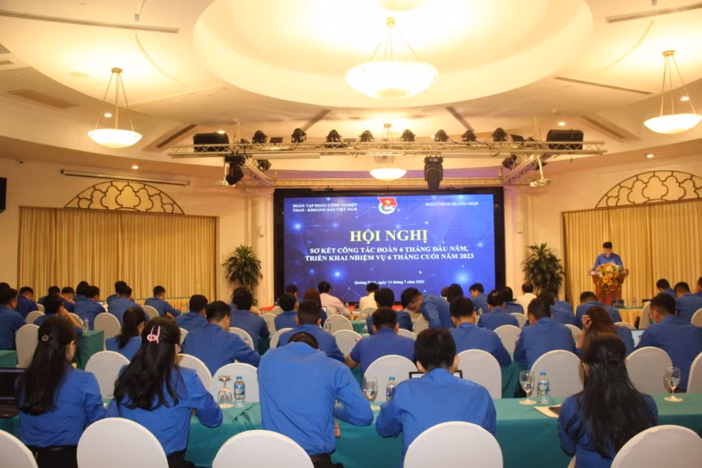 Quang cảnh Hội nghị Sơ kết.
