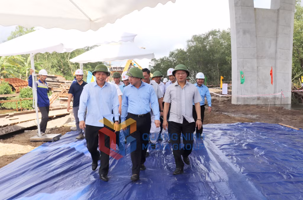 Lãnh đạo tỉnh Quảng Ninh và lãnh đạo TP Hải Phòng kiểm tra dự án 