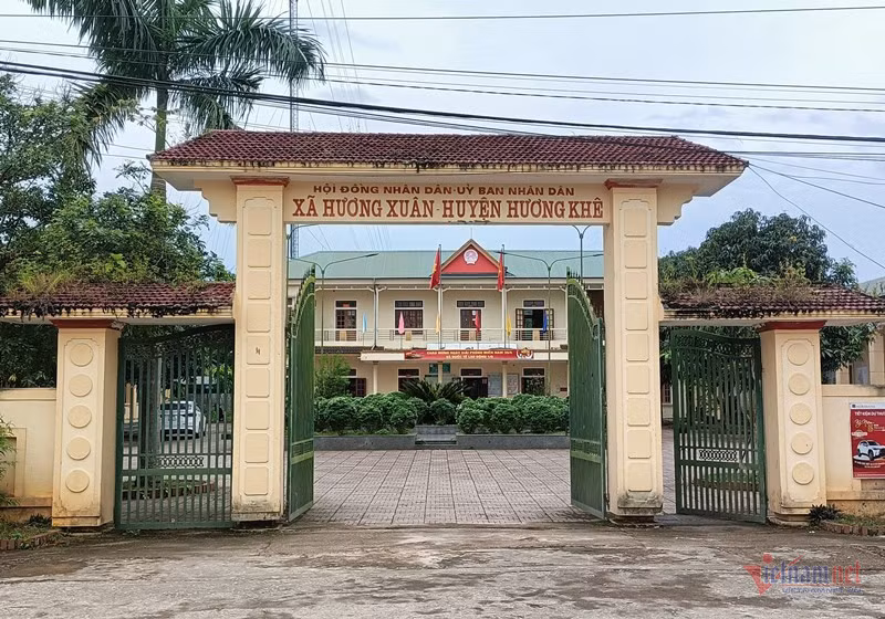 Trụ sở UBND xã Hương Xuân
