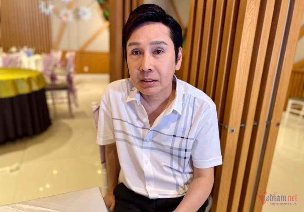 Vũ Luân tự hào vì đắt show, được khán giả thương ở tuổi 51.