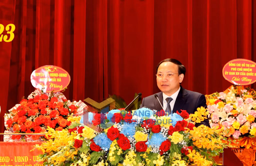 Đồng chí Nguyễn Xuân Ký, Ủy viên Trung ương Đảng, Bí thư Tỉnh ủy, Chủ tịch HĐND tỉnh, phát biểu tại Đại hội.