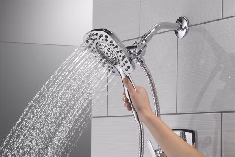 Tắm sai cách có thể gây hại cho cơ thể. Ảnh minh họa: Thisoldhouse