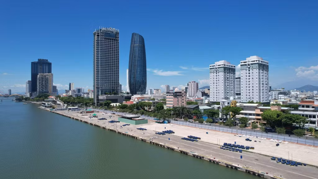 Hai đội thi Pháp và Ý đã sẵn sàng cho đêm chung kết DIFF