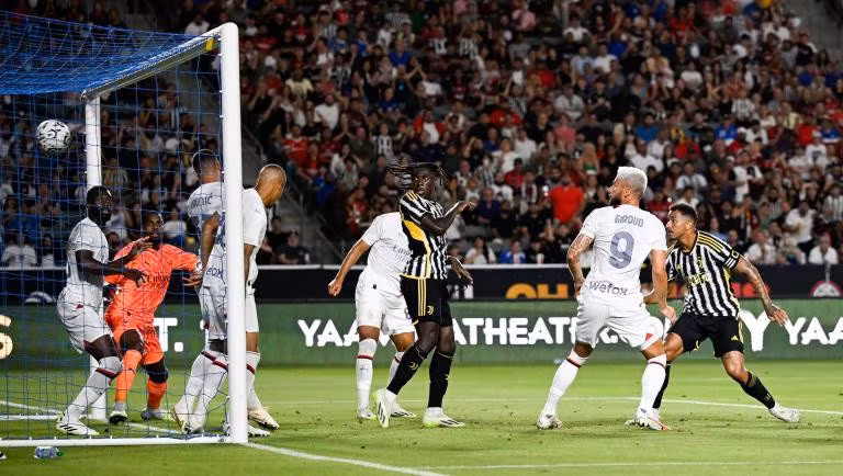 Juve và Milan tạo nên trận cầu sôi động với 4 bàn - Bóng Đá
