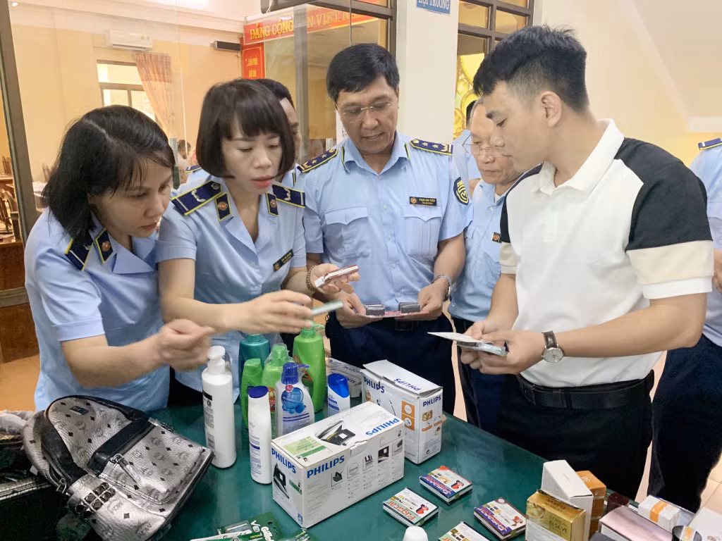 Cán bộ Cục QLTT tỉnh Quảng Ninh tham gia hội nghị nâng cao nghiệp vụ Quản lý thị trường năm 2023.