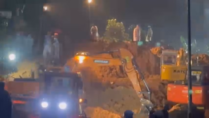 Hàng trăm nhân viên cứu hộ tham gia tìm kiếm người mất tích.