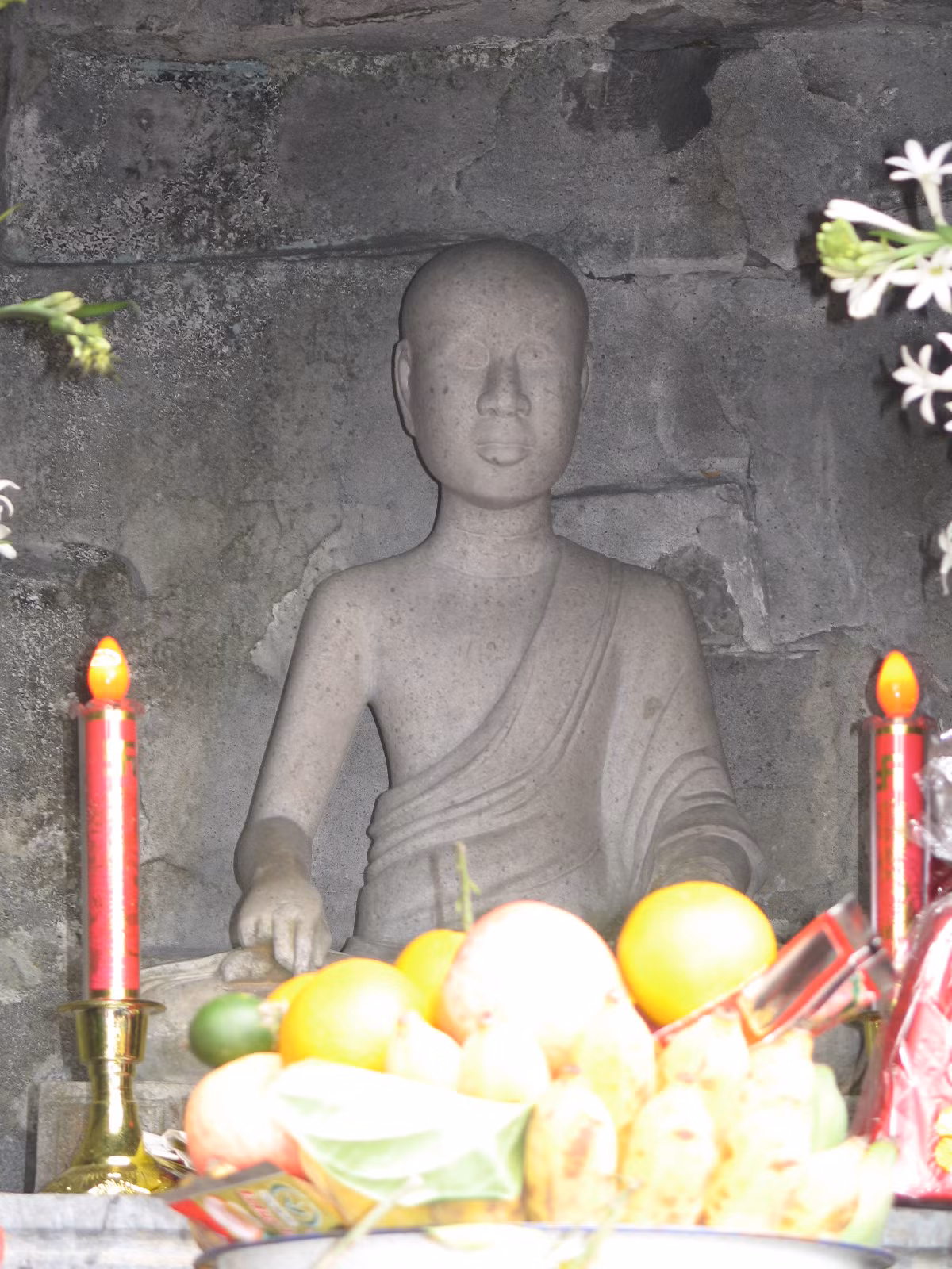 Tượng Phật hoàng Trần Nhân Tông ở tháp Huệ Quang Yên Tử đã được công nhận là Bảo vật quốc gia năm 2020.