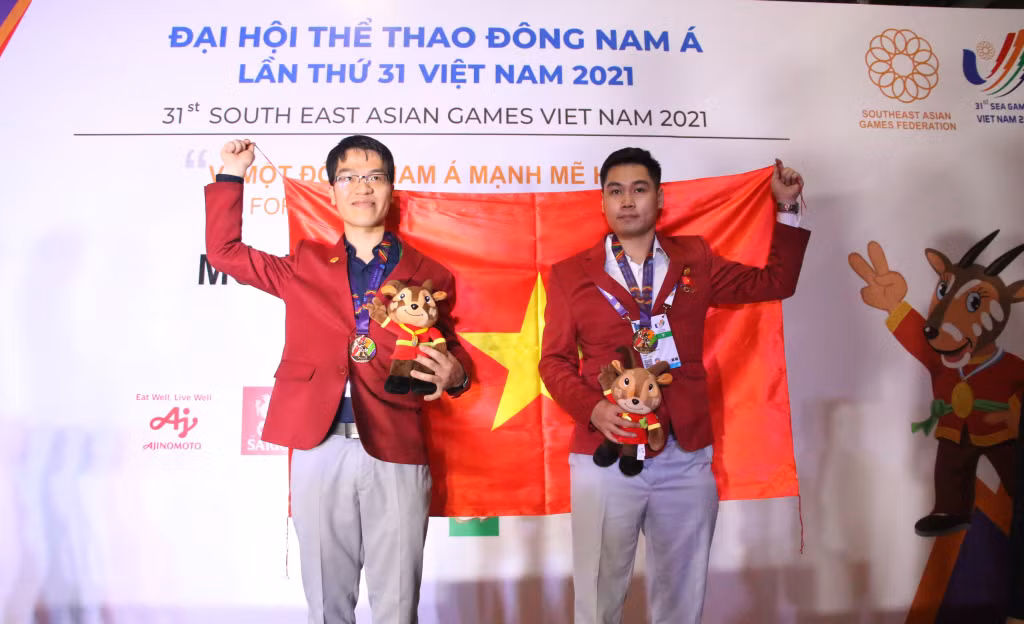 2 kỳ thủ Lê Quang Liêm và Trần Tuấn Minh xuất sắc đoạt huy chương vàng ở nội dung cờ nhanh đồng đội nam.