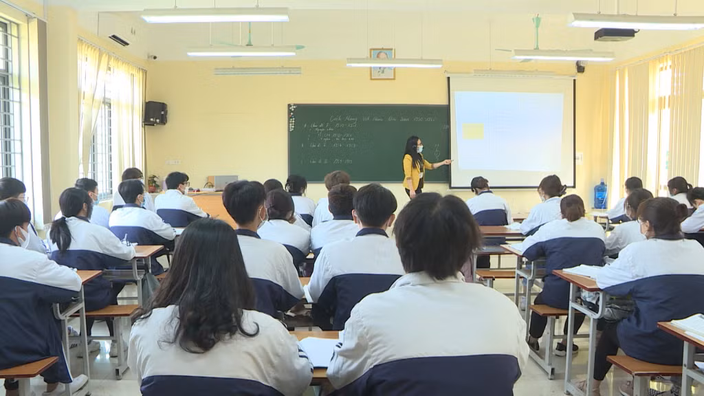 Trung tâm GDNN&amp;GDTX TX Quảng Yên có 319 thí sinh tham dự thi tốt nghiệp THPT 2022.