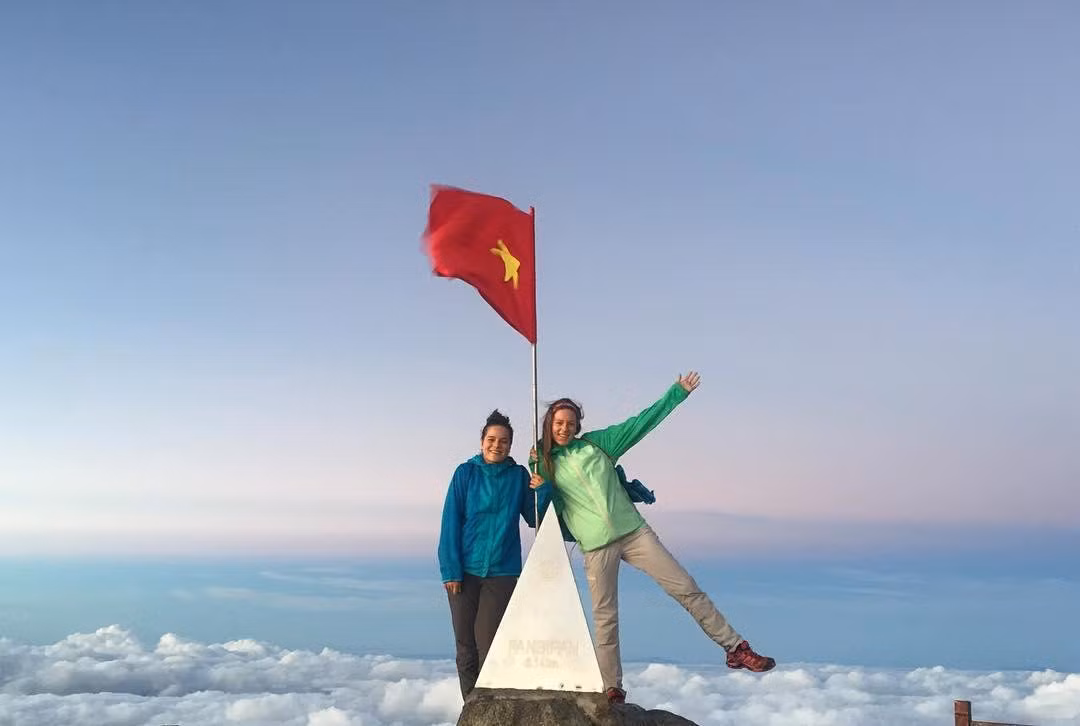 Được mệnh danh là 'nóc nhà Đông Dương', đỉnh Fansipan có độ cao lên tới 3.141 mét