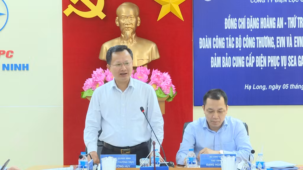 Đồng chí Cao Tường Huy, Phó Chủ tịch Thường trực UBND tỉnh khẳng định, Quảng Ninh cam kết không để xảy ra bất cứ một tình huống xấu nào liên quan đến điện.