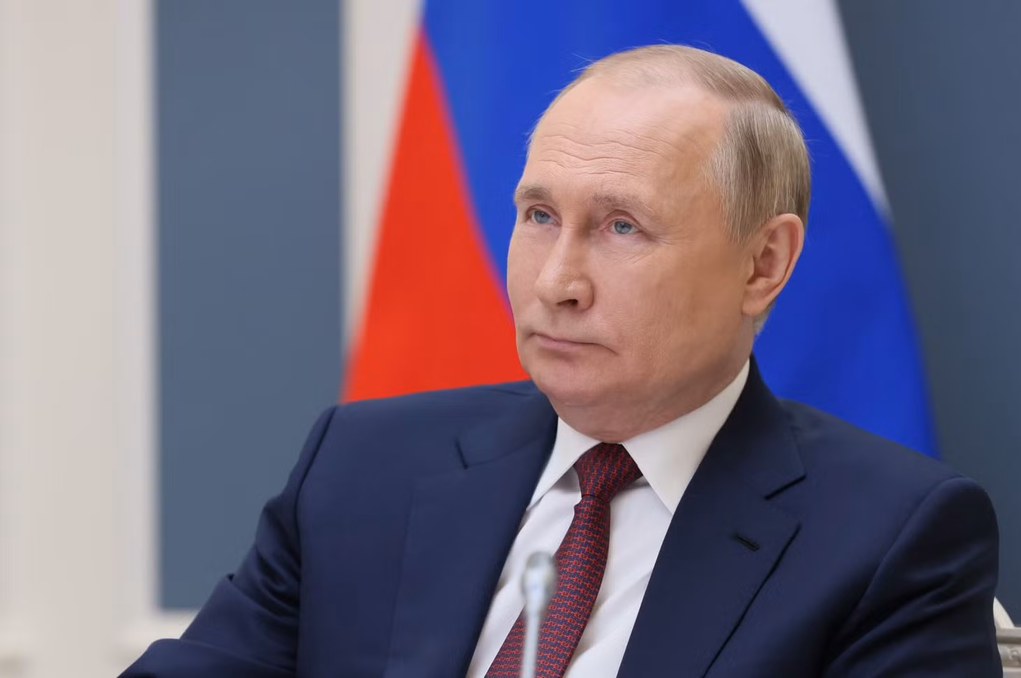 Tổng thống Nga Vladimir Putin dự cuộc họp trực tuyến từ Moskva hôm 26/5. Ảnh: AFP.