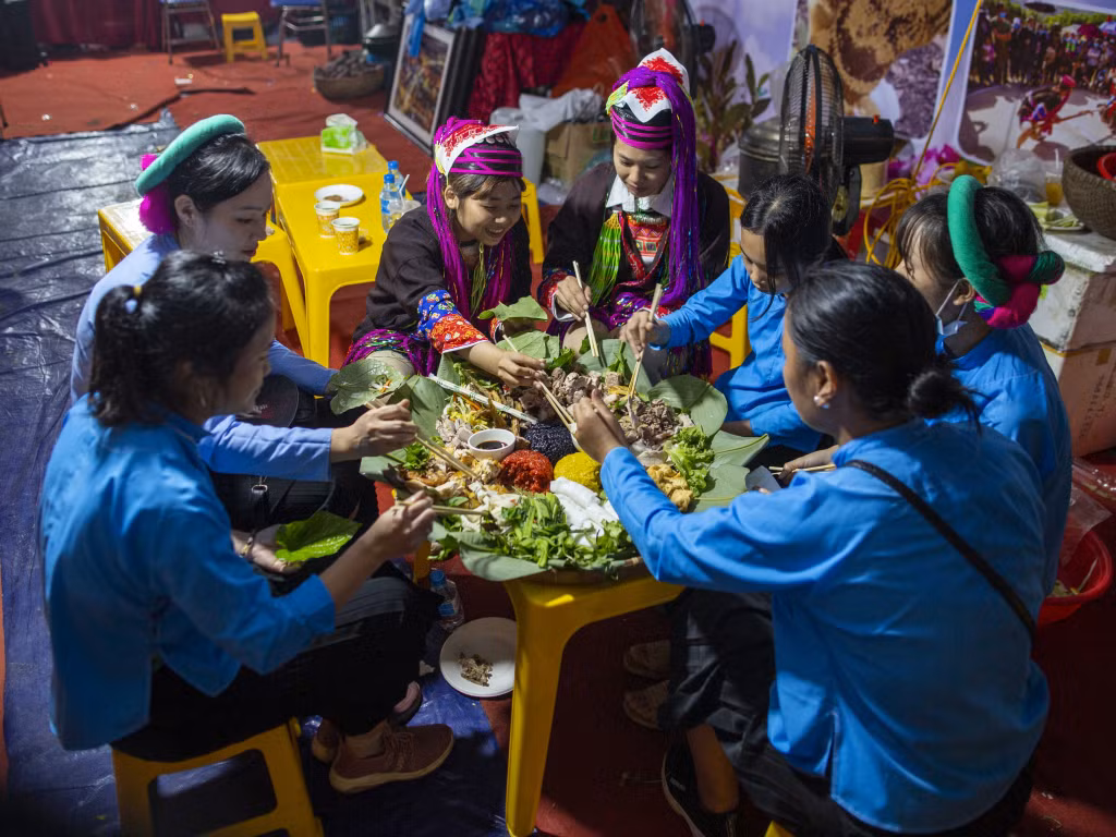Ẩm thực chợ đêm Pò Hèn.