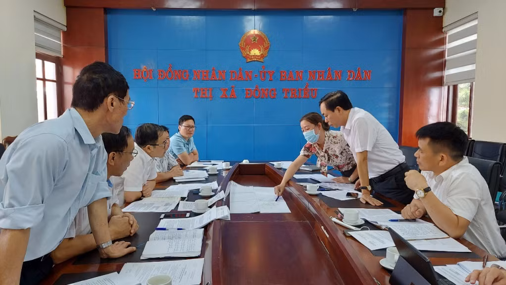 UBND TX Đông Triều làm việc với Tổ công tác của Chủ tịch UBND tỉnh (thành lập theo Quyết định 1217/QĐ-UBND ngày 22/3/2019) về tình hình kiến nghị, KNTC của công dân, khó khăn, vướng mắc liên quan GPMB dự án.